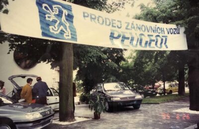 Prodej zánovních PEUGEOTů (1995)