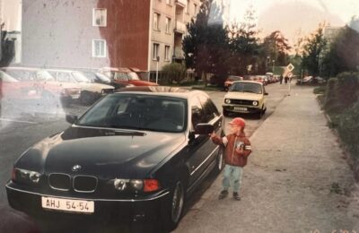 BMW E39 ze sídliště